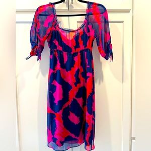 Diane Von Furstenberg Silk Peasant Style Tie Sleeve Square neck dress. Size 2.